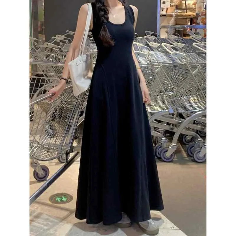 ワンピース レディース 大きいサイズ ゆったり 体型カバー ノースリーブ Uネック ロング丈 ブラック 黒色 キャミワンピ キャミソール 吊り下げ 垂れ感 高級感 吸湿速乾 伸縮性 通勤用 普段使い デート服 お腹周り 細見え ゆったりシルエット 膝下丈