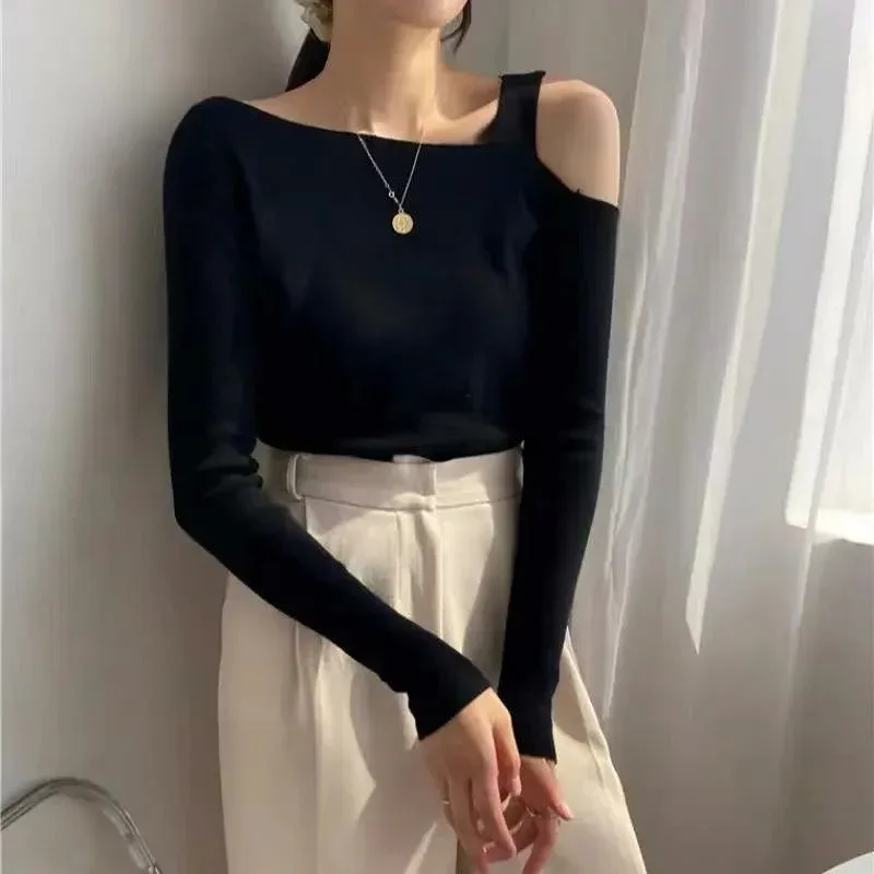 ニット トップス レディース 秋冬 長袖 カットソー チュニック 婦人服 セーター スリット アシメ 非対称 オフショルダー 肩出し 細見え 着痩せ 体型カバー ゆったり インナー 無地 シンプル カジュアル きれいめ オフィス 通勤 通学 普段使い デ