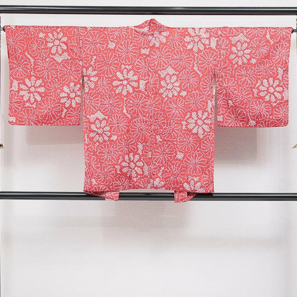 羽織(総絞り) 袷 身丈77cm 裄丈65cm 正絹 Aランク Mサイズ カジュアル 紐あり 菊 赤系 1217-16454