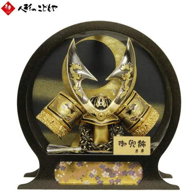 【12日迄 100円OFFクーポン】 五月人形 寿慶 兜ケース飾り 剣竜 盛上大鍬形兜 横幅35cm SP23-5-2 黒塗金ラメ 手鏡型アクリルケース ゴールド兜 ブラック 金ラメ おしゃれ ★
