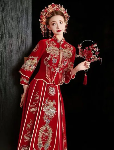 中華服 中華ドレス 女性 チャイナ古典風 花嫁衣裳 華流 ウエディングドレス 赤 レディース 長袖 チャイナ服+ロングスカート 華やか スパンコール 花 鳳凰 刺繍 ストラップ付 キラキラ ゴージャス 中国風結婚式 チャイナドレス S M L XL 2XL 3XL 4XL 5XL