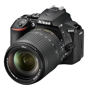 【中古】Nikon デジタル一眼レフカメラ D5600 18-140 VR レンズキット ブラック D5600LK18-140BK