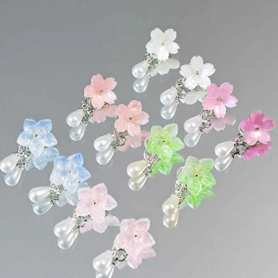 チャーム レディース ハンドメイド 花 アクリル ビーズ アクセサリー パーツ 手芸 DIY キーホルダー ペンダント ネックレス 材料 かわいい 5色セット