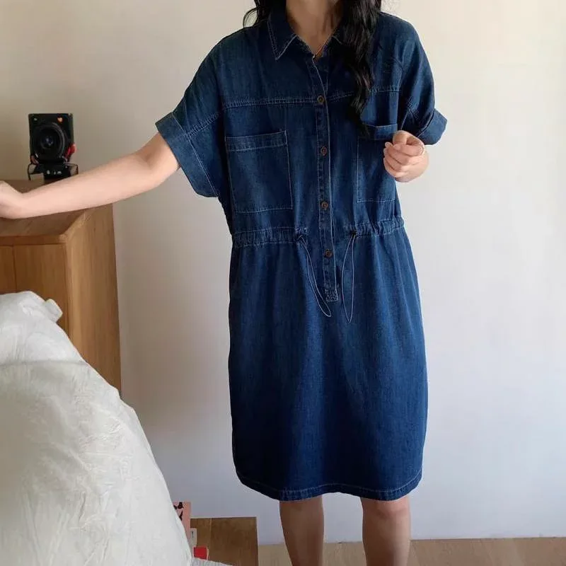 ワンピース 女性用 通勤用 デニム 短袖 ワンピース トップス 翻領 Aライン 中長丈 ワンピース コットン 素材 ゆったりシルエット セットインスリーブ 夏 春夏 シーズン 日常使い 軽量 吸湿速乾 加工 カジュアルスタイル 日韓風 ゆったり腰回り セ