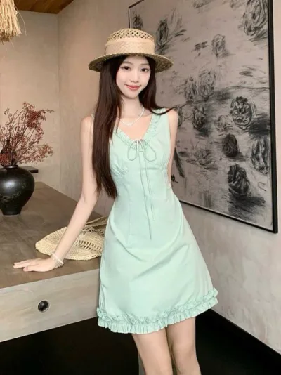 ワンピース レディース 春夏 ノースリーブ Vネック レース 花柄 ミニ ミニ丈 ショート 膝上 Aライン ハイウエスト 美脚 脚長 細見え スリム 着痩せ きれいめ 上品 フェミニン 韓国風 旅行 デート 普段使い カジュアル
