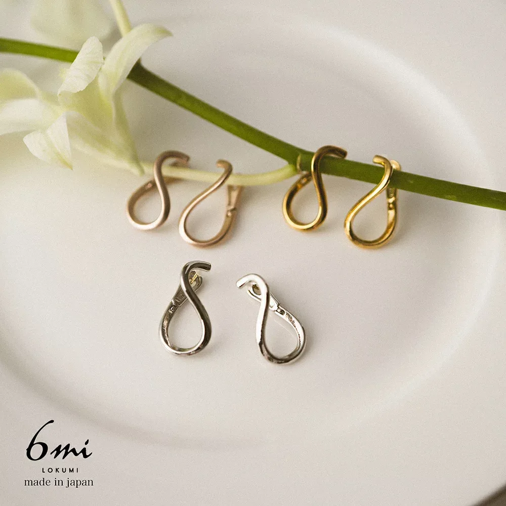 18K hoop earrings 6 colors available Metal allergy resistant K18 post Made in Japan K18 18K Twist One touch catchless Gold Pink gold Silver Small Wakka Elegant Simple Simple Matte Pure gold plated Metal allergy Nickel free Women's lokumi