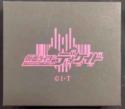 バンダイ 本革二つ折り財布 仮面ライダーディケイド 仮面ライダーディケイド