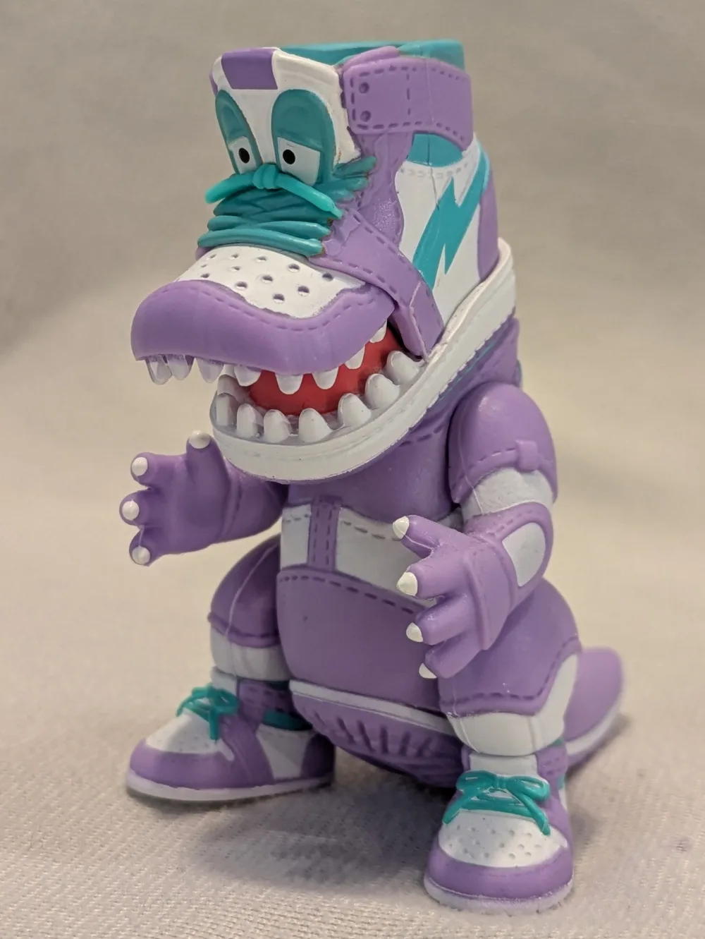 TOKYOGUNS TOYS CABIN หัวรองเท้าผ้าใบ Kaiju สีม่วงอ่อน