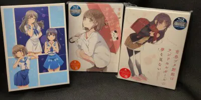 アニメBlu-ray 共通特典収納BOX付)青春ブタ野郎はおでかけシスターの夢を見ない/青春ブタ野郎はランドセルガールの夢を見ない セット
