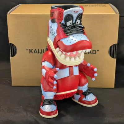 TOKYOGUNS×SNKRDUNK Kaiju Sneaker Head การทำงานร่วมกันของ SNKRDUNK