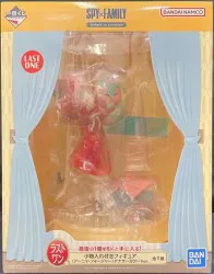 BANDAI SPIRITS 一番くじ SPY×FAMILY Embark on a mission ラストワン賞 アーニャ・フォージャー 小物入れ付きフィギュア アナザーカラーVer.