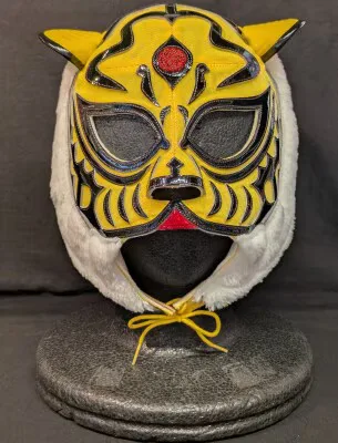 プロレスマスク YN製【初代タイガーマスク(黄色Wメッシュ×黒フチ)】タグ付き サイン入り 伝説タイプ