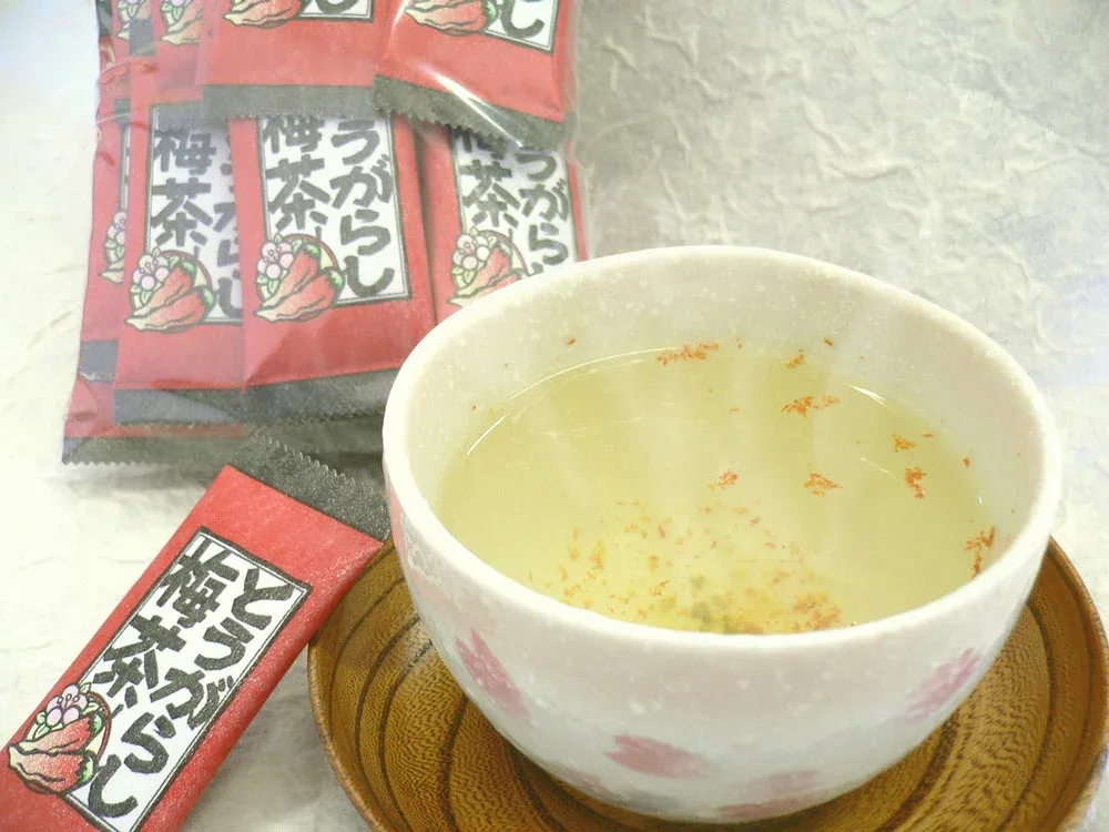 ☆送料無料☆お徳用!とうがらし梅茶50袋チャック袋に詰めました♪