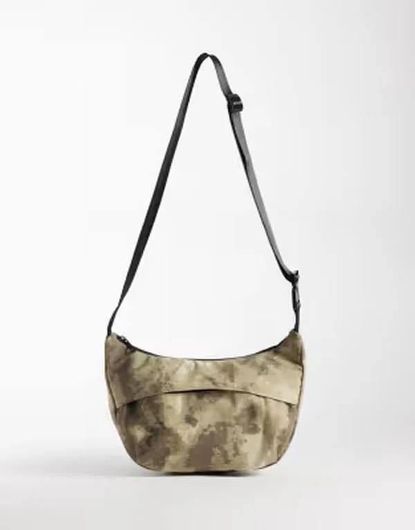 エイソス メンズ バッグ プリント ナイロン ASOS DESIGN camo print nylon crossbody bag Khaki カーキ
