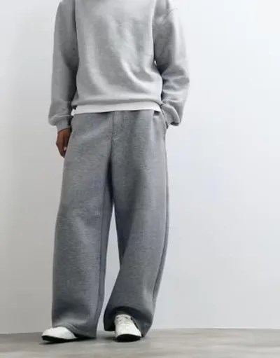ウィークデイ メンズ ボトムス カジュアルパンツ スキューバ Weekday scubastyle fabric barreleg jogger with elasticated waist mela