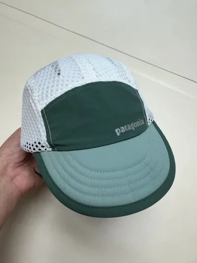 (タグ新品) パタゴニア 26新作COLOR ランニング/ハイキング ダックビルメッシュキャップ