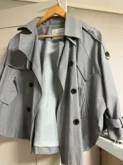ショートトレンチコート