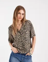 オンリー レディース トップス Tシャツ アニマル柄 プリント ONLY short sleeve shirt in animal print BLACK AOPLEO ブラック