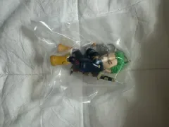 ONE PIECE エッグHEAD フィギュア キーホルダー ゾロ