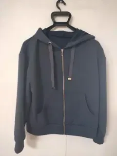 美品ジップアップパーカー