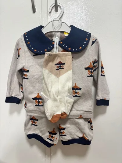 moimoln モイモルン セットアップ 90サイズ ソックス付き
