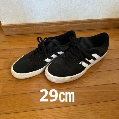 รองเท้าผ้าใบ Adidas สีดำ
