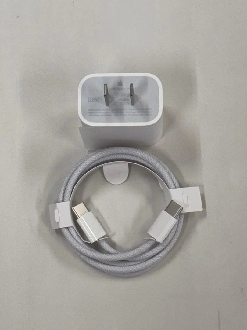 Apple 純正 20W USB-C 電源アダプタ USB-Cケーブル