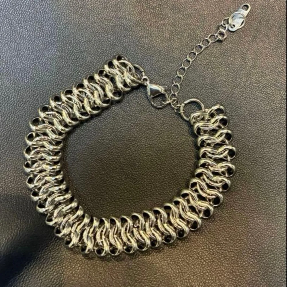 チェーンブレスレット シルバーカラー 重厚感