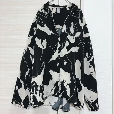 H&M 長袖シャツ モノトーン 総柄 M エイチアンドエム 白黒