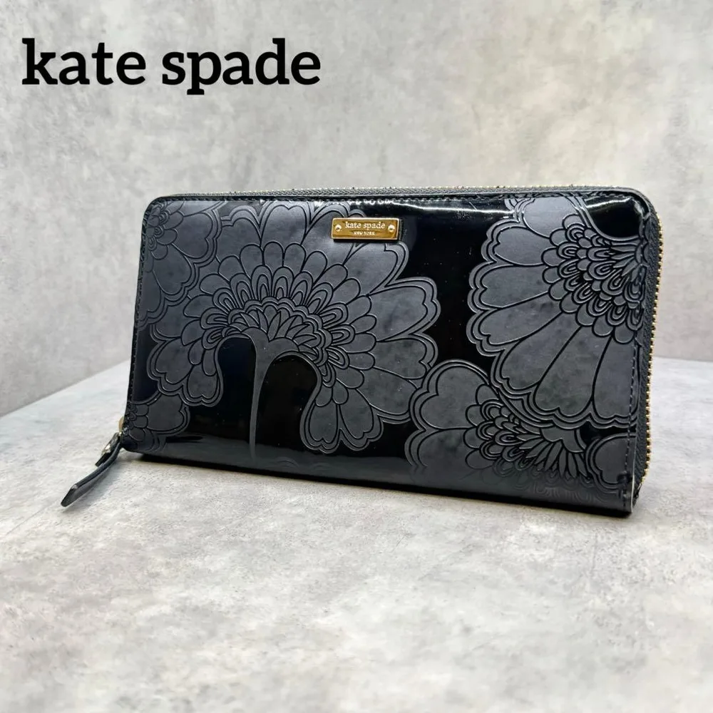 ケイトスペード ラウンドファスナー 長財布 花柄型押しエナメル ブラック
