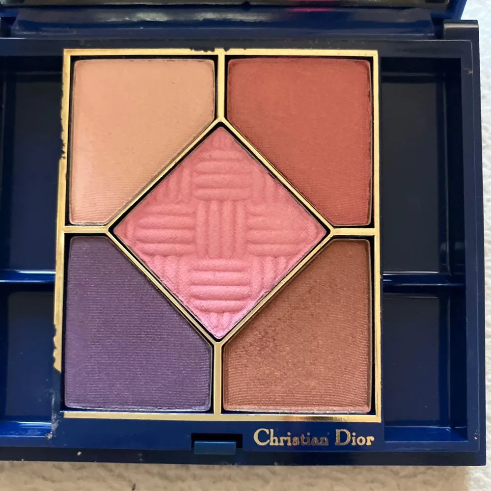 中古Christian Dior アイシャドウパレット 昔のものケース細かな傷