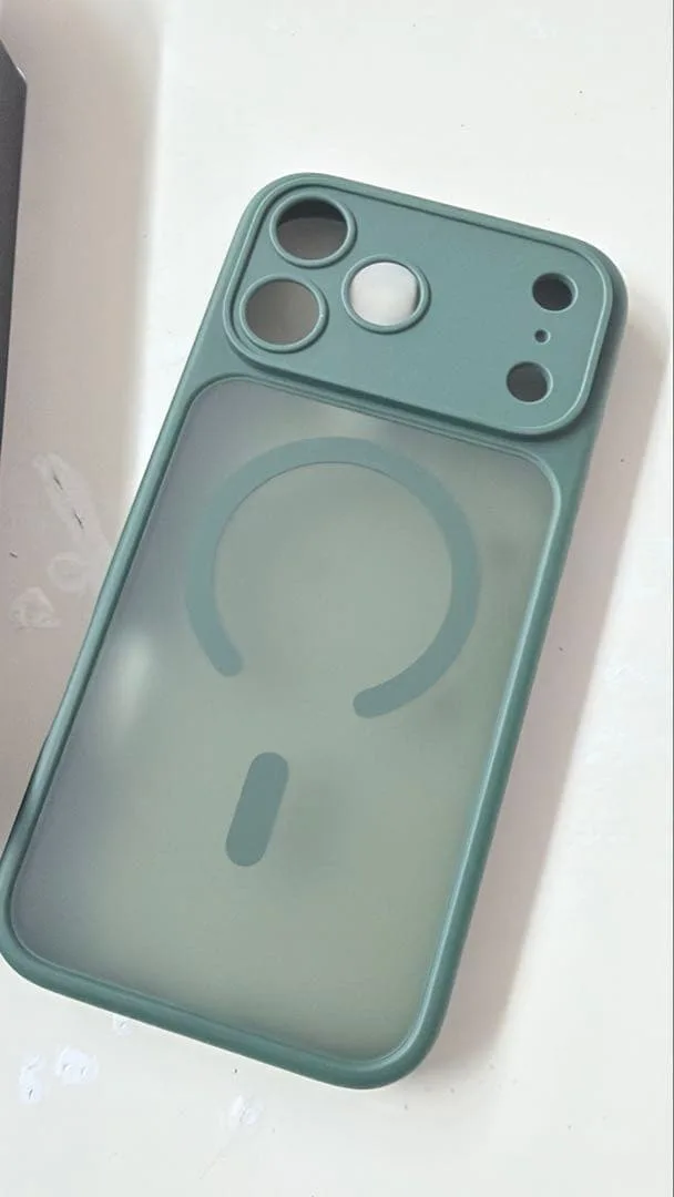 iPhone17ProMAX用ケース マグネット対応 グリーン