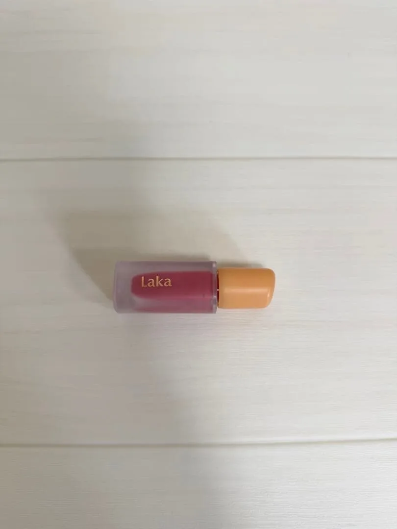 Laka Mellow 111 リップグロス 通常サイズ