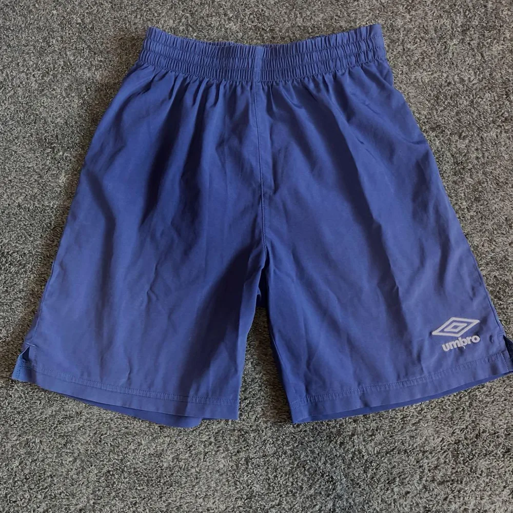 サッカー umbro ハーフパンツ 紺色 150cm