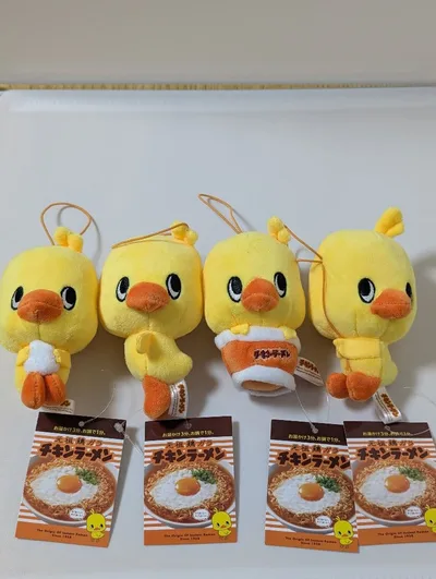 チキンラーメン ひよこちゃん ぬいぐるみ マスコット 4点セット