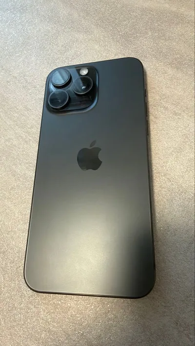 iPhone15ProMax 1TB ブラック 83%