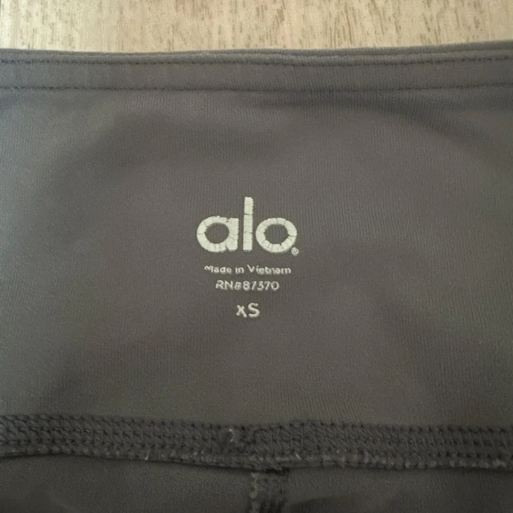 alo yoga ヨガパンツ グレー XS〜Mくらい