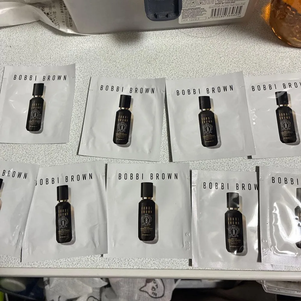 BOBBI BROWN ファンデーション サンプル 9包 サンド