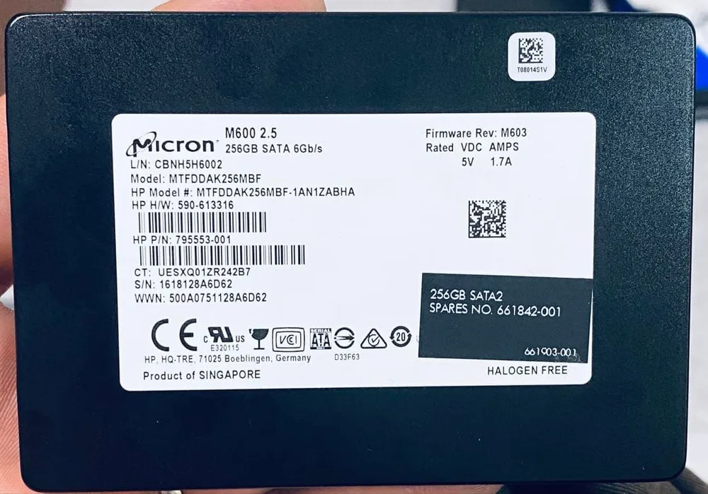 Micron M600 256GB 2.5インチ SATA SSD 本体