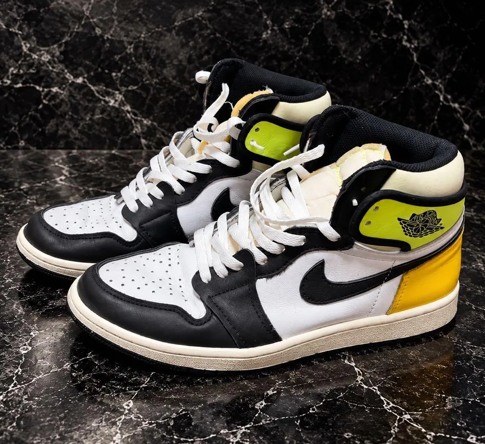 NIKE AIR JORDAN 1 HIGH OG VOLT GOLD