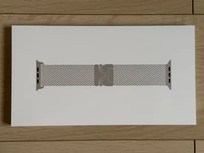 【新品未使用・未開封】AppleWatch ナチュラルチタニウムミラネーゼループ