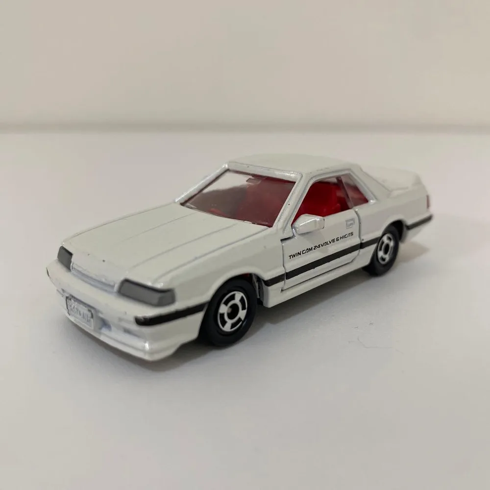 トミカ ミニカー 日本製 日産 スカイライン GT-S ホワイト R31