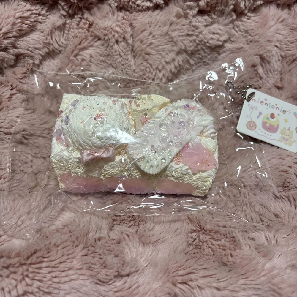 海外スクイーズ nienienie 大きめサイズ アイスロータスケーキ