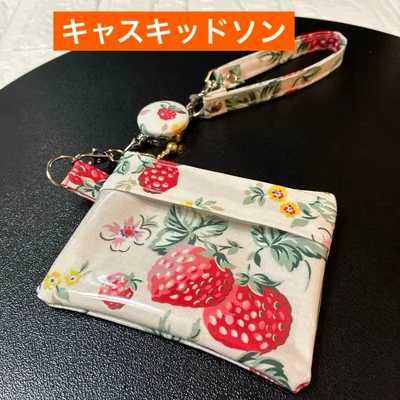☆ICパスケース付小物入れ キーリール付きキャスキッドソンラミネートハンドメイド