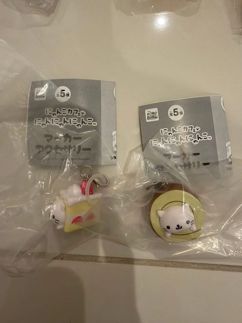 にゃんこカフェ にゃんにゃんにゃんこ マーカーアクセサリー