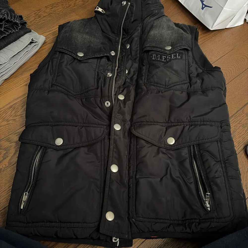 DIESEL ダウンジャケット ブラックs
