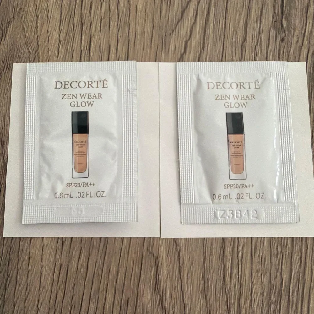 DECORTÉ ZEN WEAR GLOW サンプル