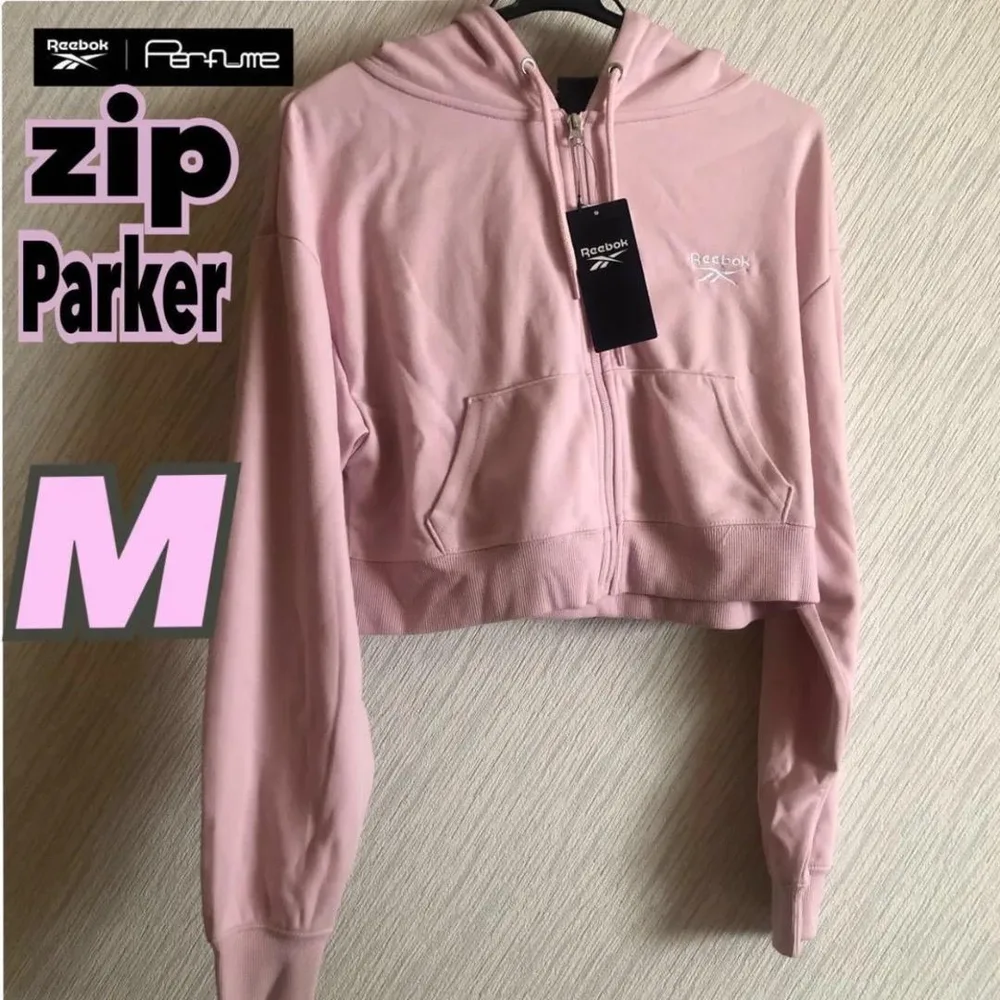 【値下げしました】Reebok ジップパーカー