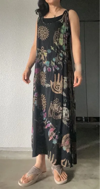 ชุดเดรสยาวแขนกุดลายชาติพันธุ์