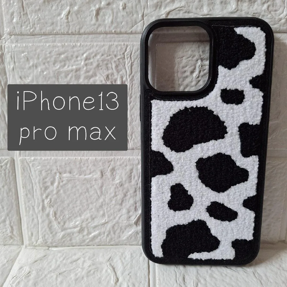 iPhone13 pro max スマホケース カバー 乳牛柄 ふわふわ TPU